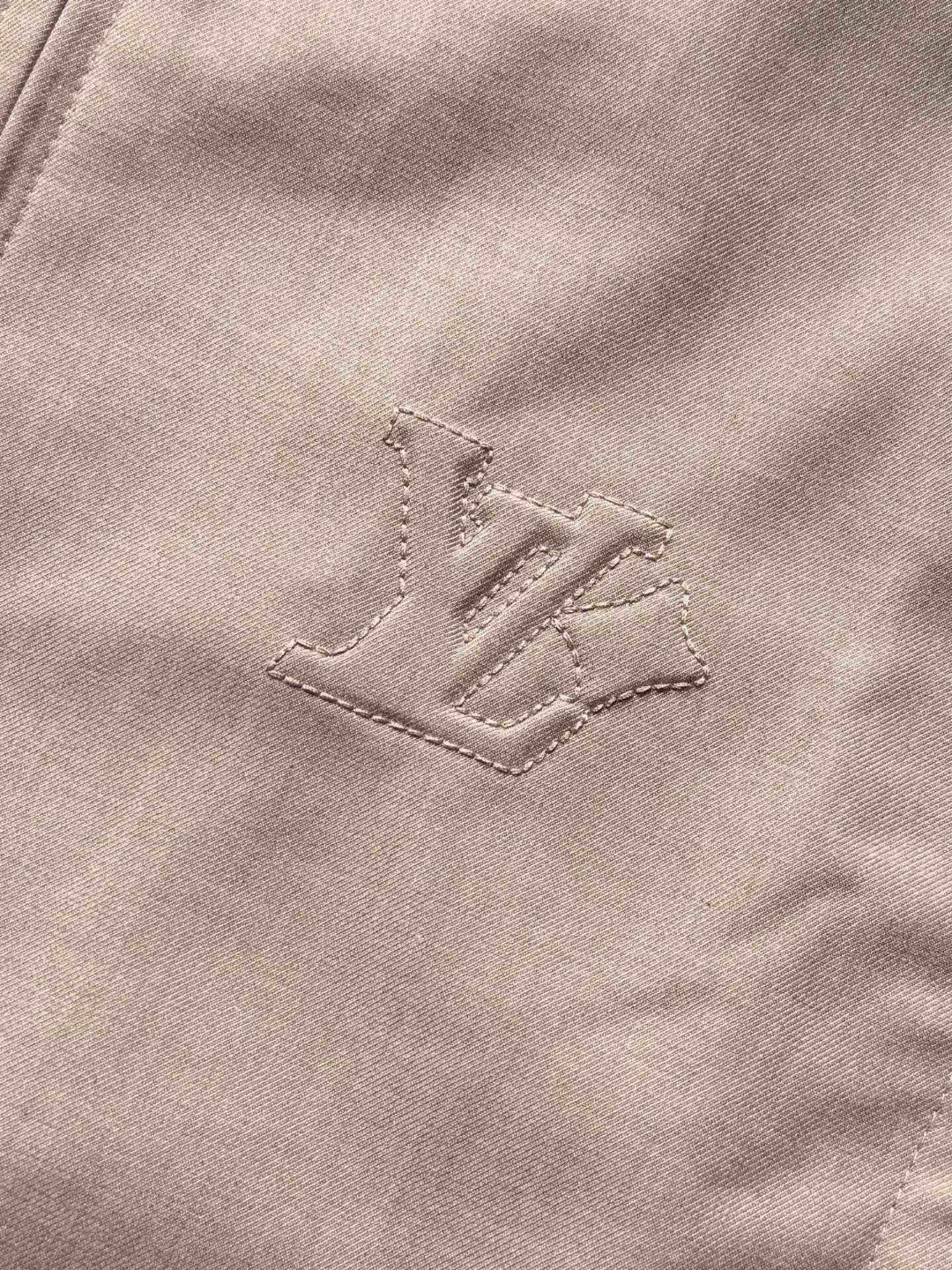 LOUIS VUITTON 路易威登 卡其色老钱风拉链夹克 外套 C5 1AHV64