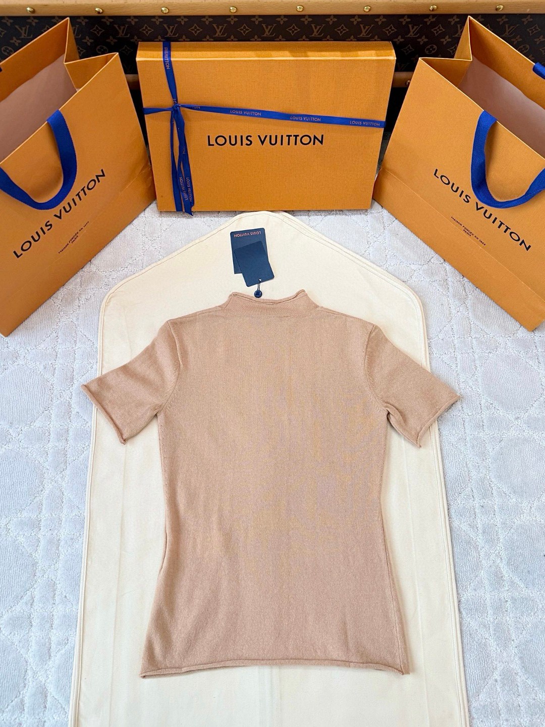 LOUIS VUITTON 路易威登 LV 字母提花卷边打底T恤 短袖 卡其色 B0 1AHZCG