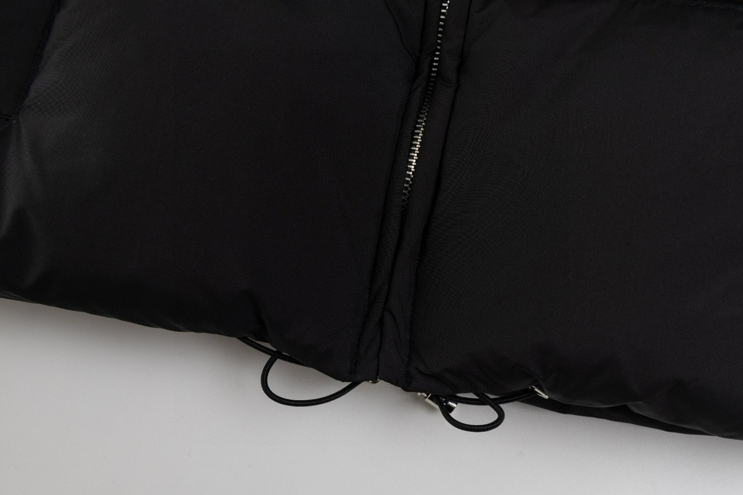 PRADA 普拉达 拉链立领短款羽绒服 黑色 C5 292056-1WQ8-F0002-S-222