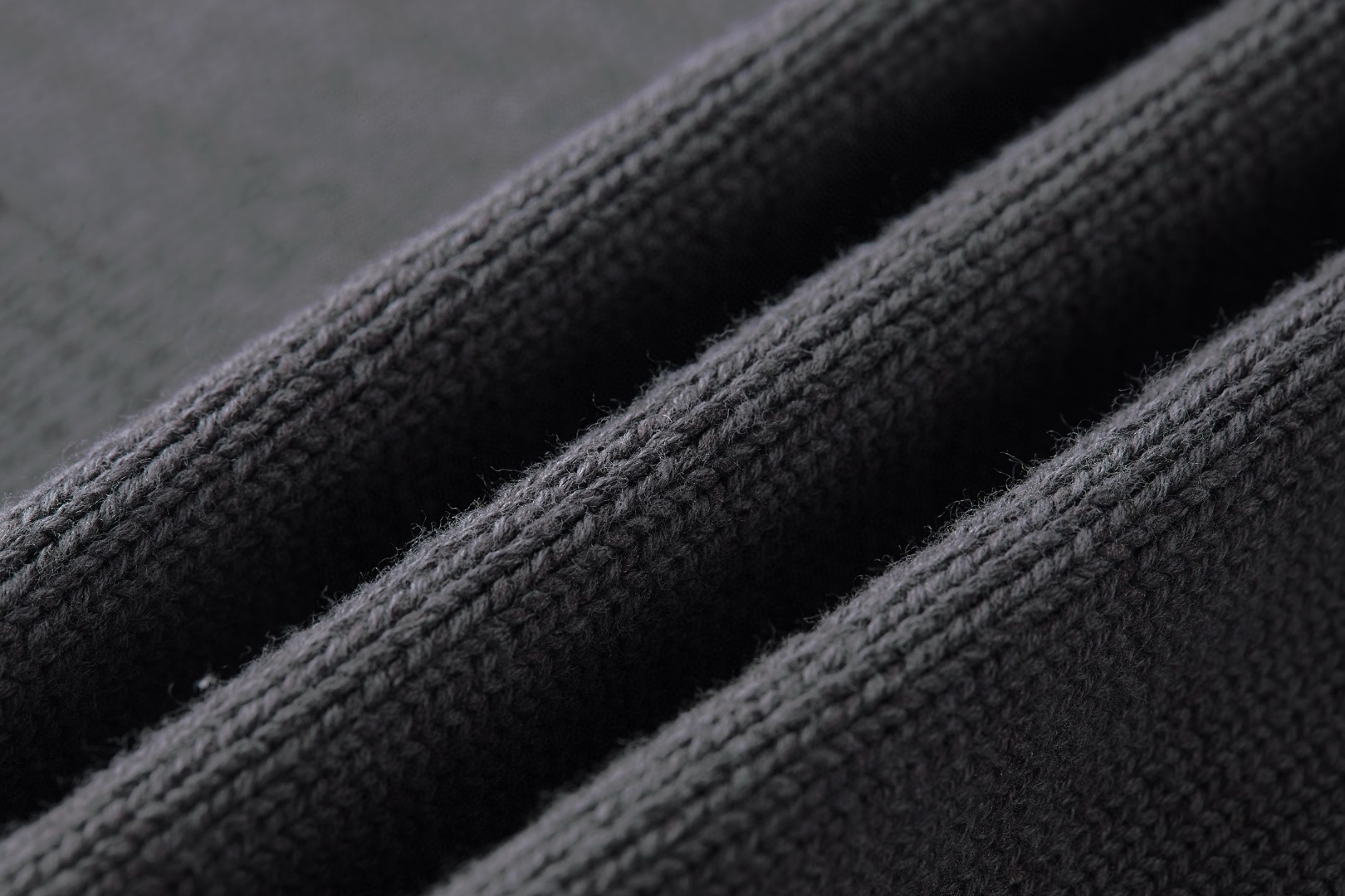 FENDI 芬迪 刺绣标识圆领毛衣 针织衫 长袖 灰色 B0 FZX091AVOAF0UU0