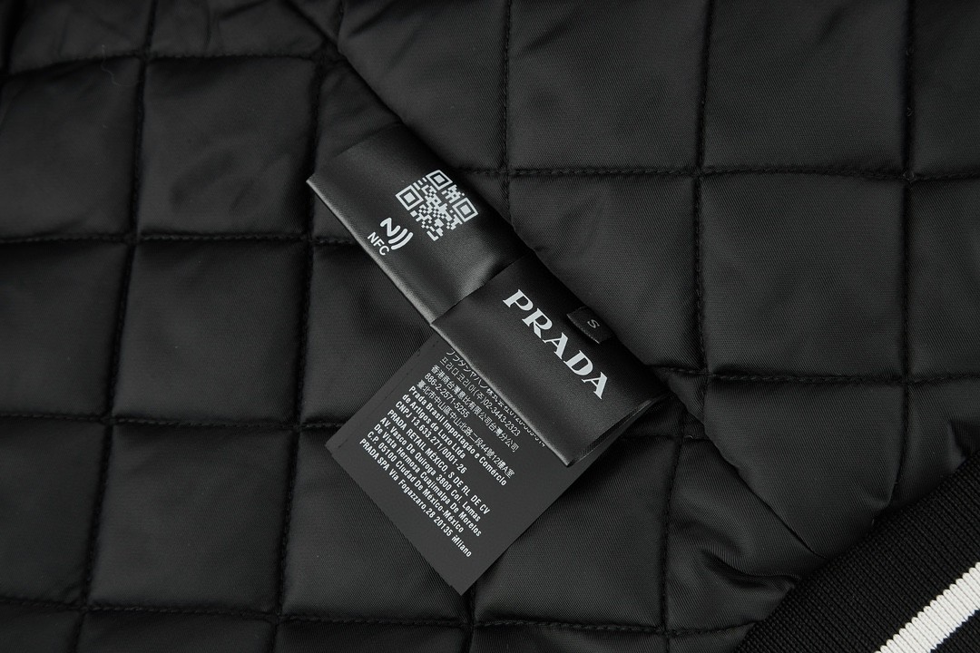 CELINE 赛琳 再生尼龙棉服马甲 背心 黑色 B5 SGC579-1WQ8-F0002-S-OOO