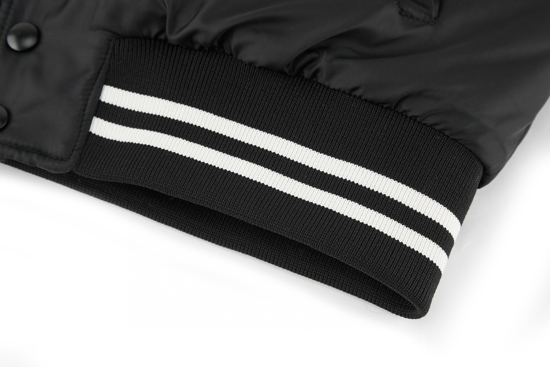 CELINE 赛琳 再生尼龙棉服马甲 背心 黑色 B5 SGC579-1WQ8-F0002-S-OOO