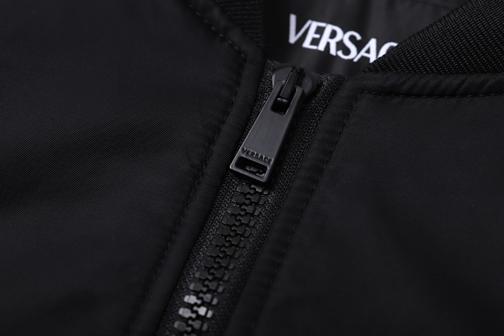 Versace 范思哲 美杜莎头像拉链夹克 外套 长袖 黑色 C0 1011848-1A02115-1B000