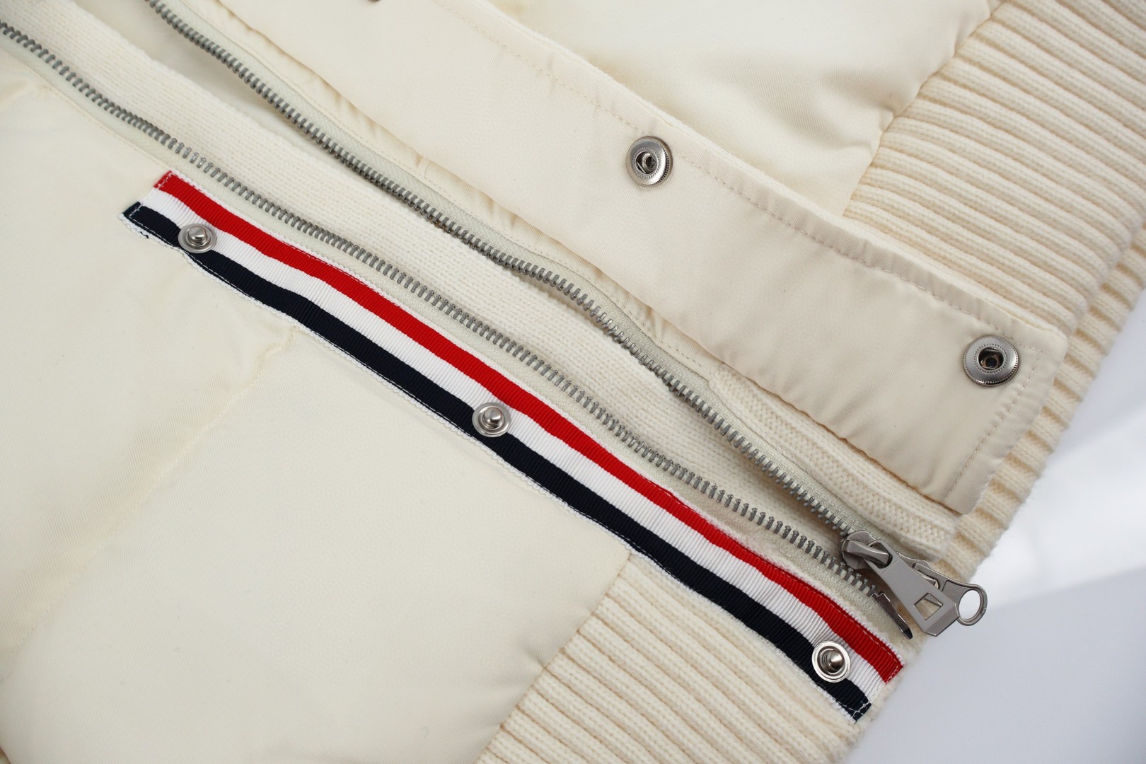 THOM BROWNE 毛织拼接羽绒立领外套 夹克 羽绒服 长袖 女款 白色 黑色 灰色 D0