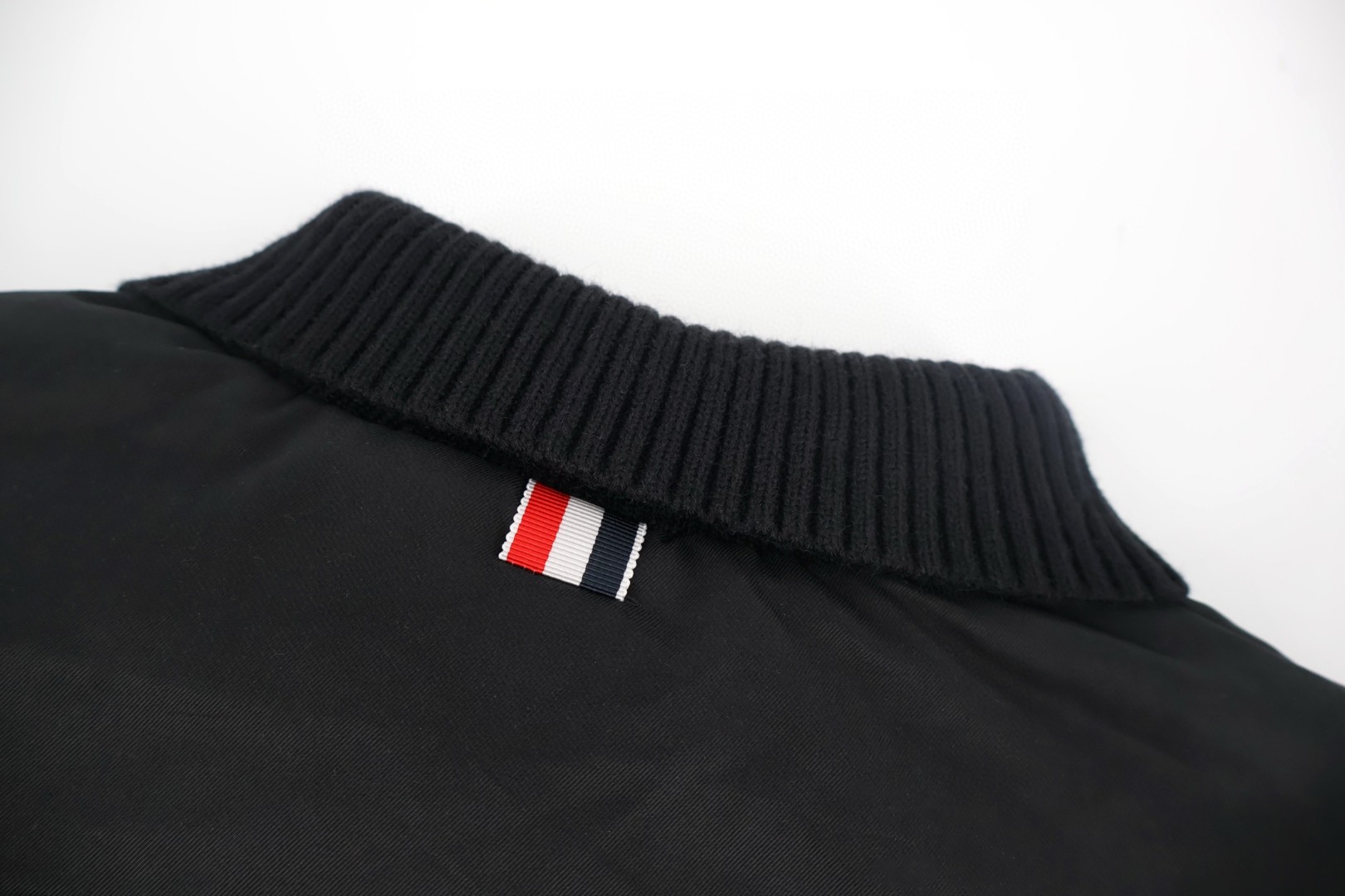 THOM BROWNE 毛织拼接羽绒立领外套 夹克 羽绒服 长袖 女款 白色 黑色 灰色 D0