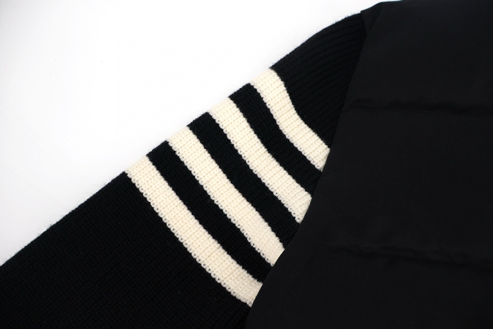 THOM BROWNE 毛织拼接羽绒立领外套 夹克 羽绒服 长袖 女款 白色 黑色 灰色 D0