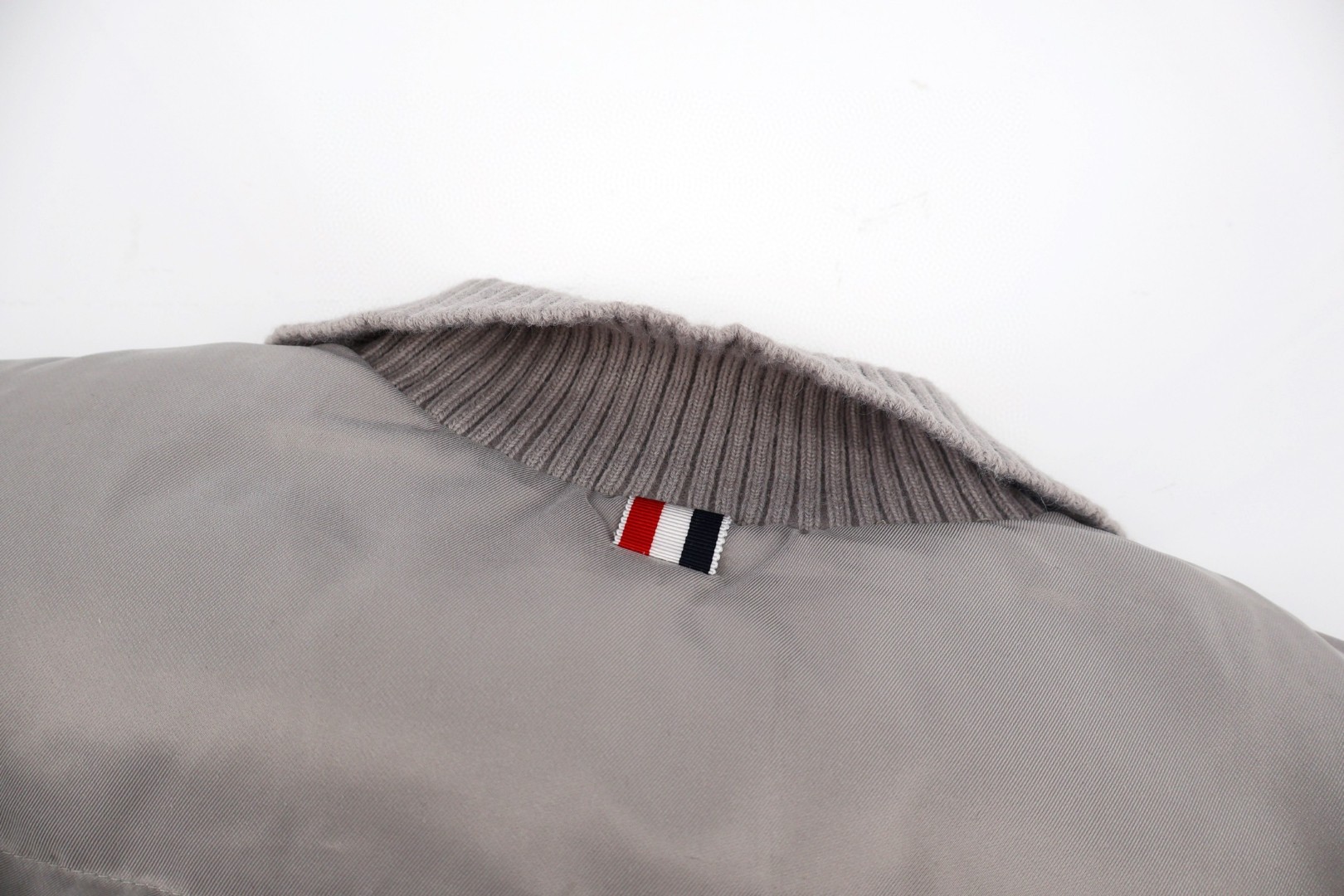 THOM BROWNE 毛织拼接羽绒立领外套 夹克 羽绒服 长袖 女款 白色 黑色 灰色 D0