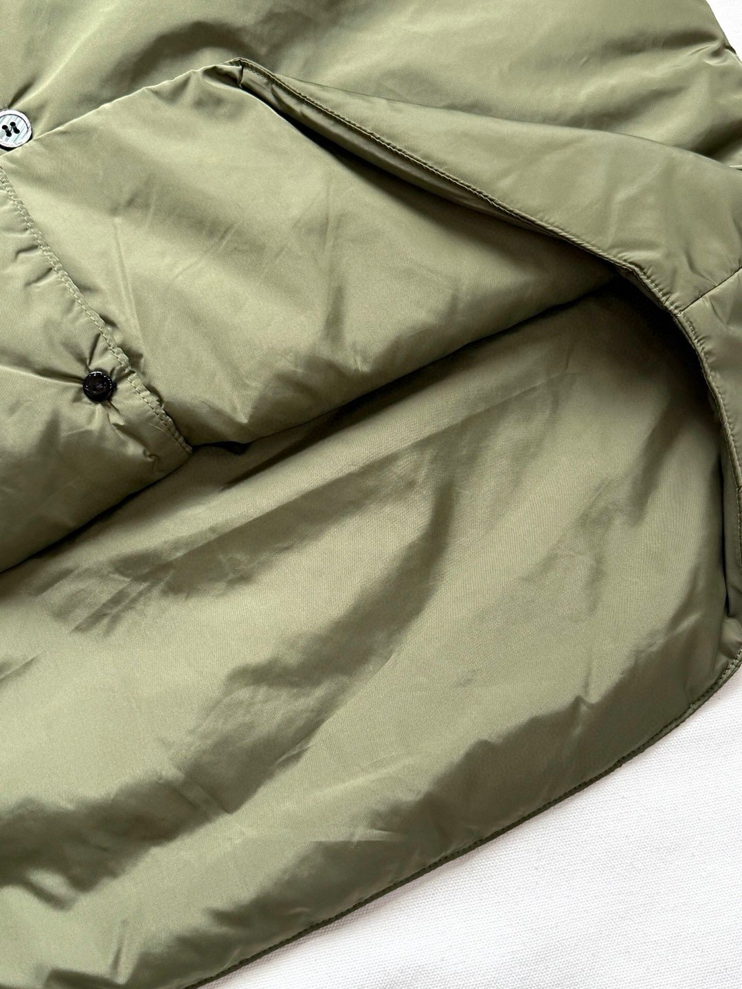 PRADA 普拉达 口袋三角标尼龙翻领棉服夹克 外套 长袖 绿色 黑色 C0 SC823M-1WQ9-F0002-S-OOO