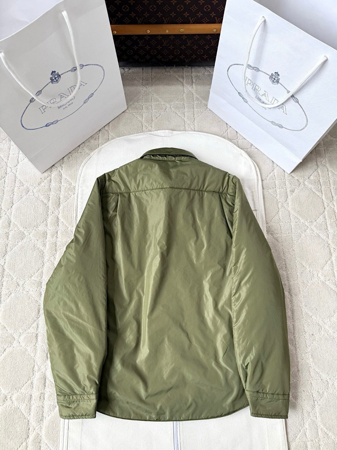 PRADA 普拉达 口袋三角标尼龙翻领棉服夹克 外套 长袖 绿色 黑色 C0 SC823M-1WQ9-F0002-S-OOO