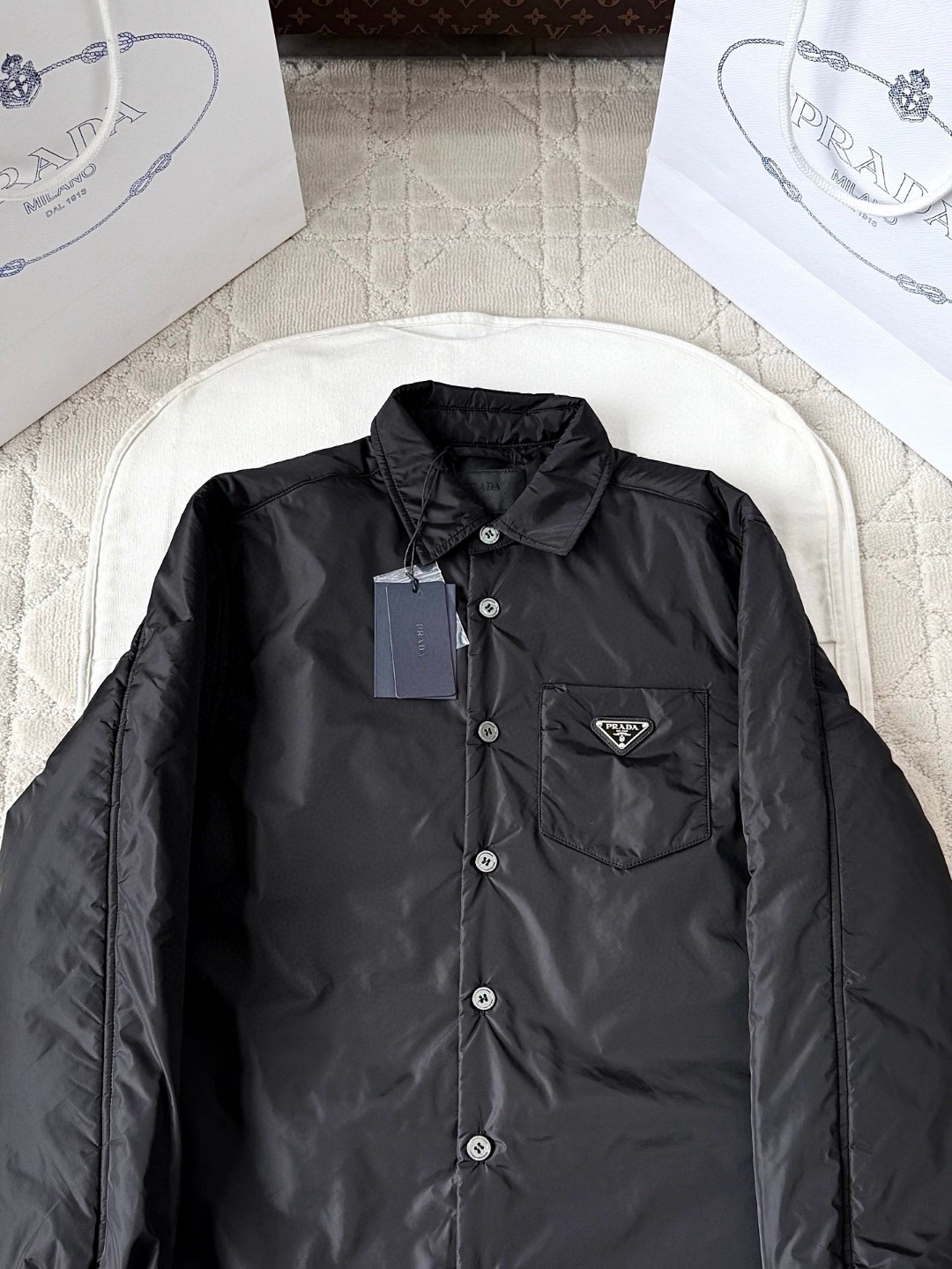 PRADA 普拉达 口袋三角标尼龙翻领棉服夹克 外套 长袖 绿色 黑色 C0 SC823M-1WQ9-F0002-S-OOO