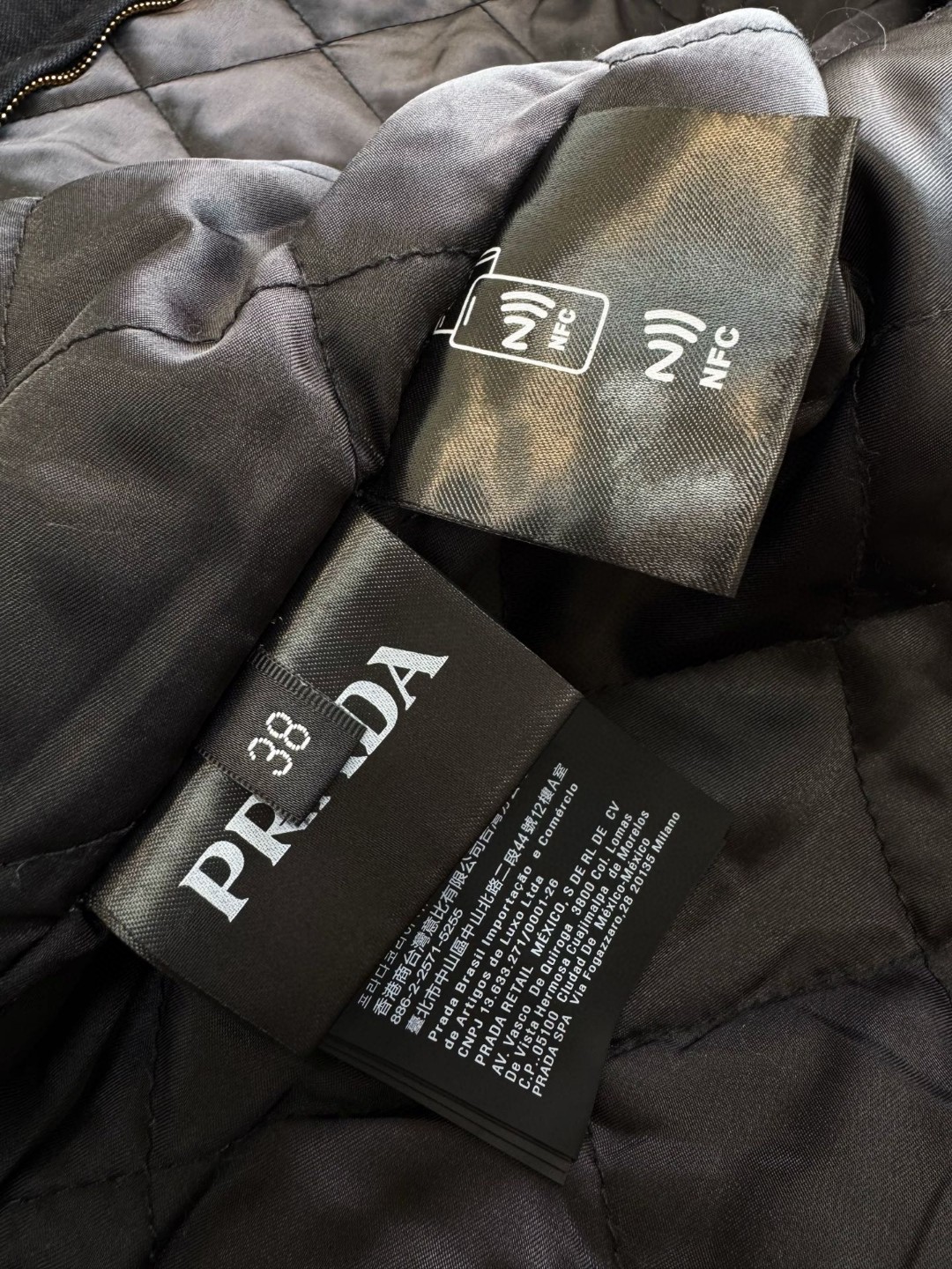 PRADA 普拉达 做旧水洗拉链牛仔外套 夹克 棉服 长袖 黑色 C0