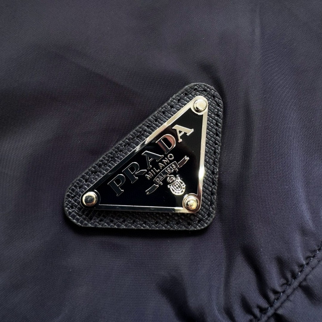 PRADA 普拉达 再生尼龙拉链连帽夹克 外套 长袖 蓝色 C0 SGC864-1WQ9-F0ABB-S-OOO