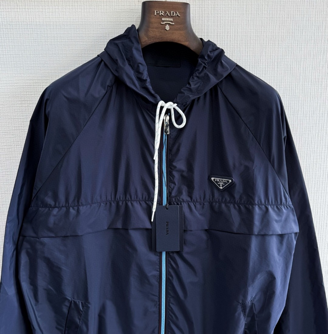 PRADA 普拉达 再生尼龙拉链连帽夹克 外套 长袖 蓝色 C0 SGC864-1WQ9-F0ABB-S-OOO