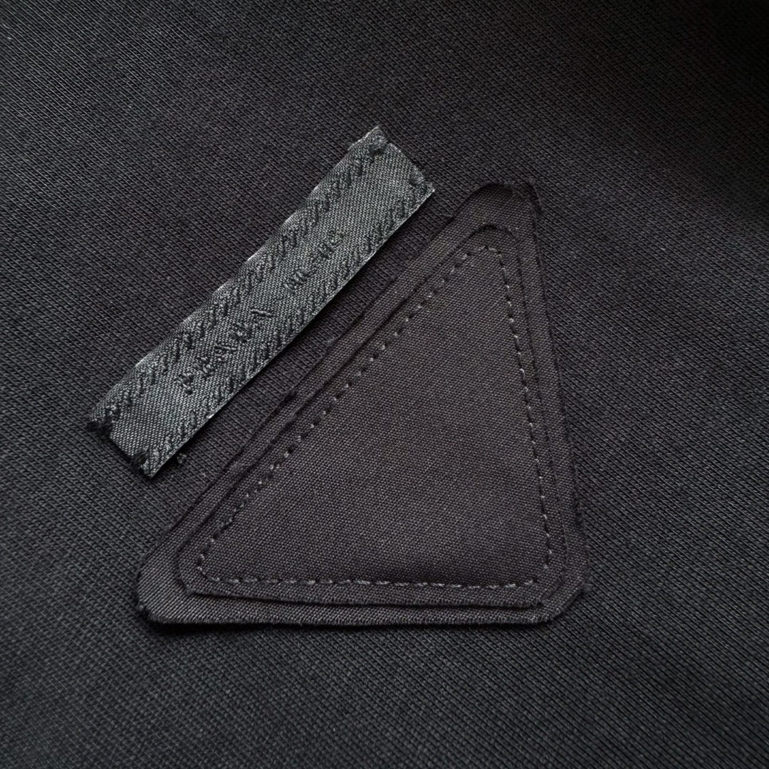 PRADA 普拉达 三角标双面两穿拉链连帽夹克 外套 长袖 黑色 C0 138640-17XE-F0002-S-OOO