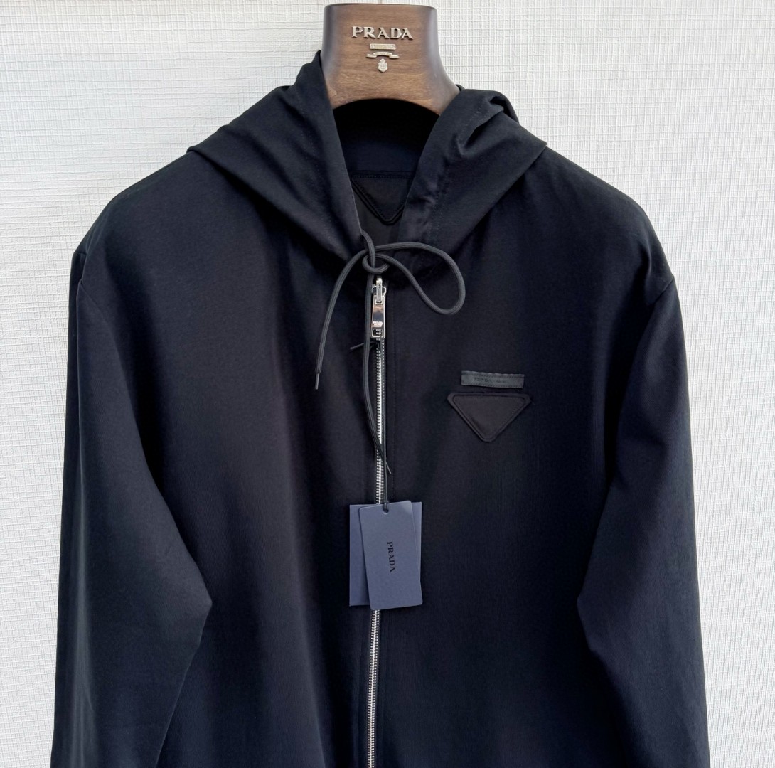PRADA 普拉达 三角标双面两穿拉链连帽夹克 外套 长袖 黑色 C0 138640-17XE-F0002-S-OOO