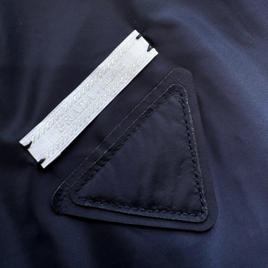 PRADA 普拉达 再生尼龙拉链连帽夹克 外套 长袖 蓝色 C0 SGC903-1WQ9-F0ABB-S-OOO