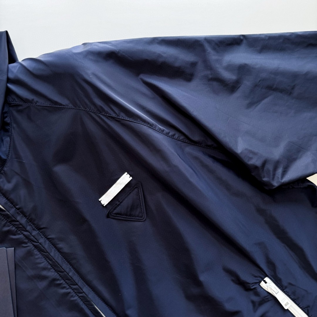 PRADA 普拉达 再生尼龙拉链连帽夹克 外套 长袖 蓝色 C0 SGC903-1WQ9-F0ABB-S-OOO