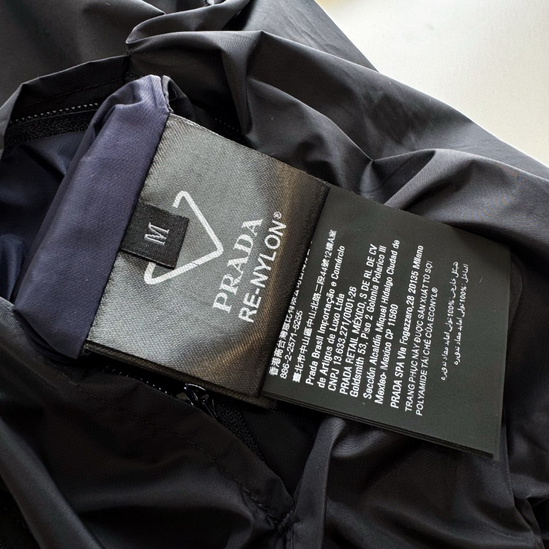 PRADA 普拉达 再生尼龙双面两穿拉链连帽夹克 外套 长袖 黑色 C0 SGC603-1WQ9-F0D9M-S-OOO