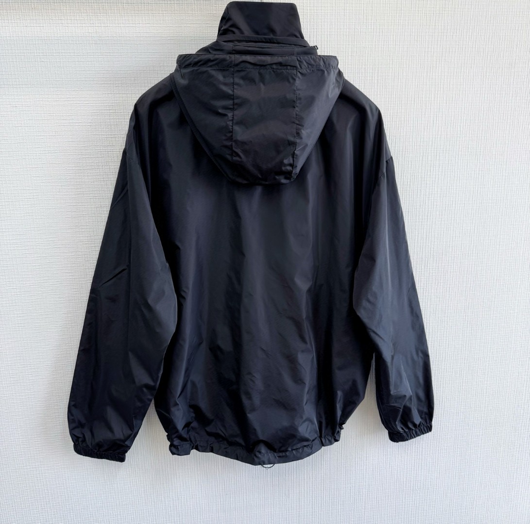 PRADA 普拉达 再生尼龙双面两穿拉链连帽夹克 外套 长袖 黑色 C0 SGC603-1WQ9-F0D9M-S-OOO