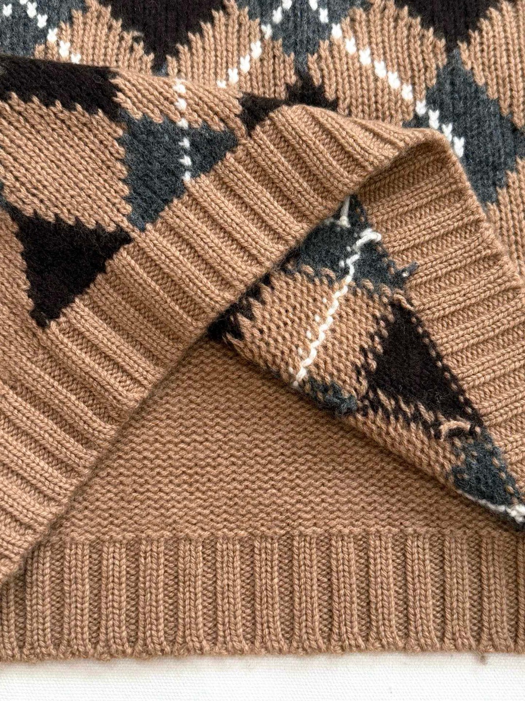 PRADA 普拉达 学院风菱格纹羊绒套头毛衣 针织衫 外套 长袖 卡其棕 C0 P24S2V-172D-F0040-S-OOO