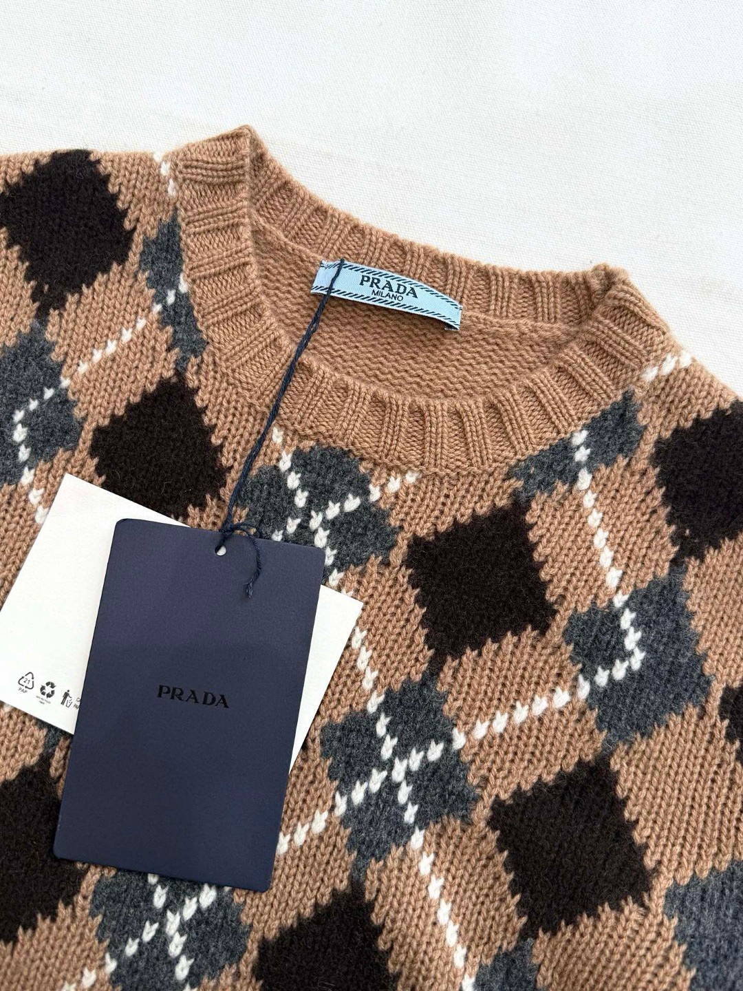 PRADA 普拉达 学院风菱格纹羊绒套头毛衣 针织衫 外套 长袖 卡其棕 C0 P24S2V-172D-F0040-S-OOO