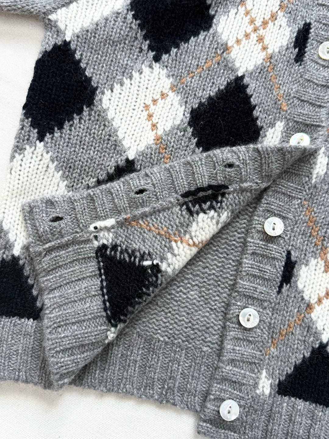 PRADA 普拉达 学院风菱格纹羊绒开衫 毛衣 针织衫 外套 长袖 灰色 C0 P25N78-172D-F0031-S-000