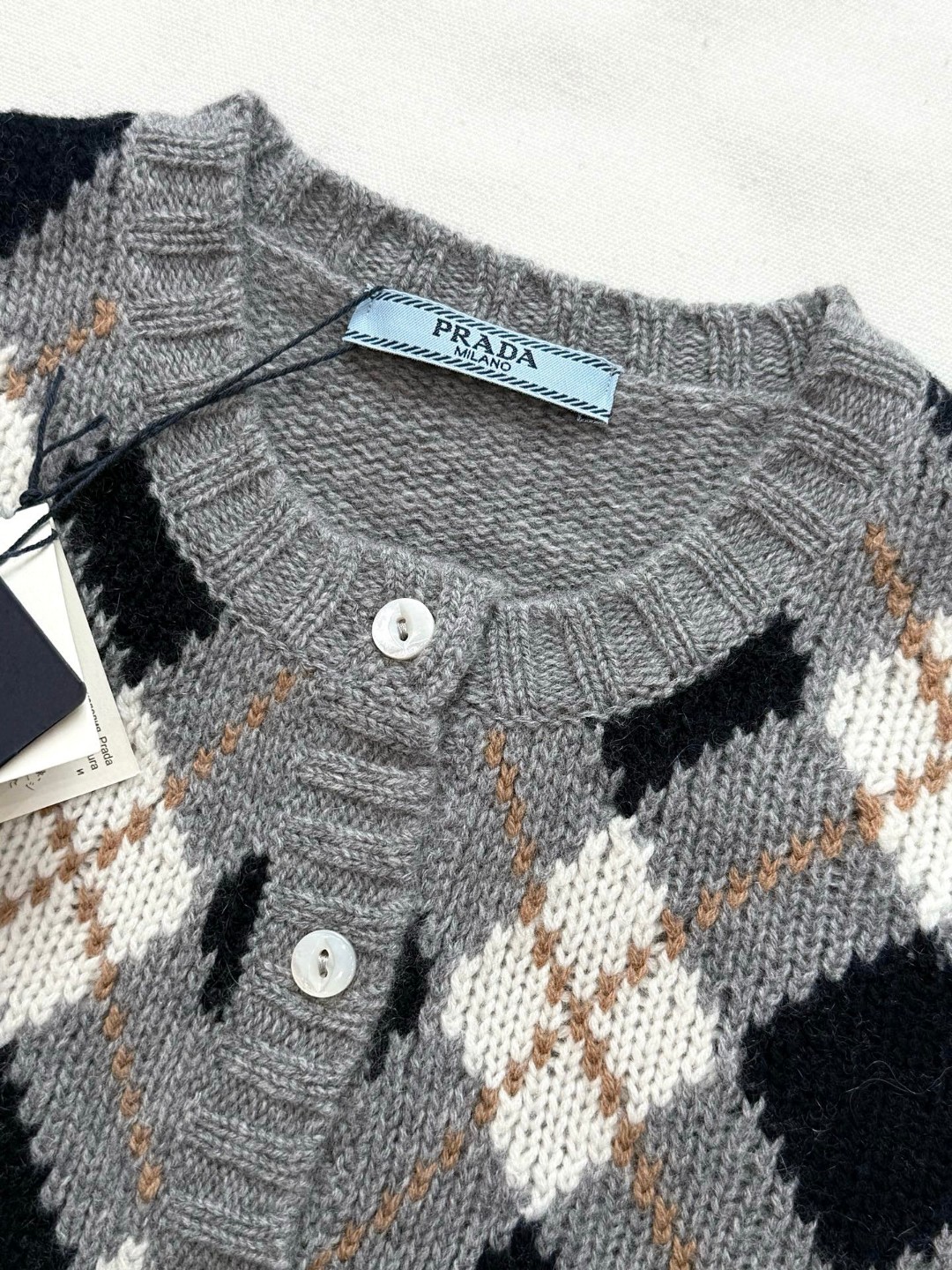 PRADA 普拉达 学院风菱格纹羊绒开衫 毛衣 针织衫 外套 长袖 灰色 C0 P25N78-172D-F0031-S-000