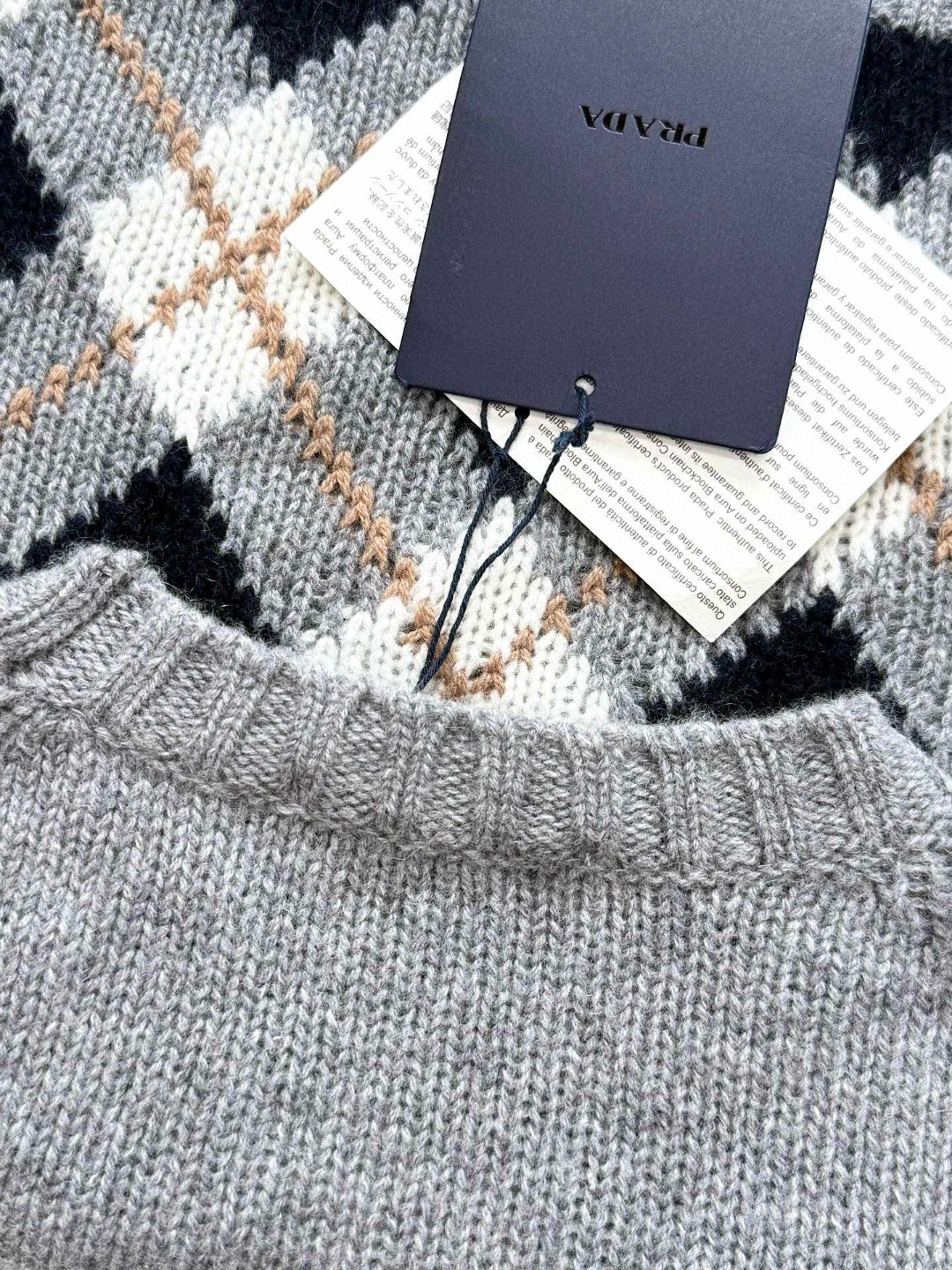 PRADA 普拉达 学院风菱格纹羊绒毛衣 针织衫 外套 短袖 灰色 B5 P24T2P-172D-F0031-S-000