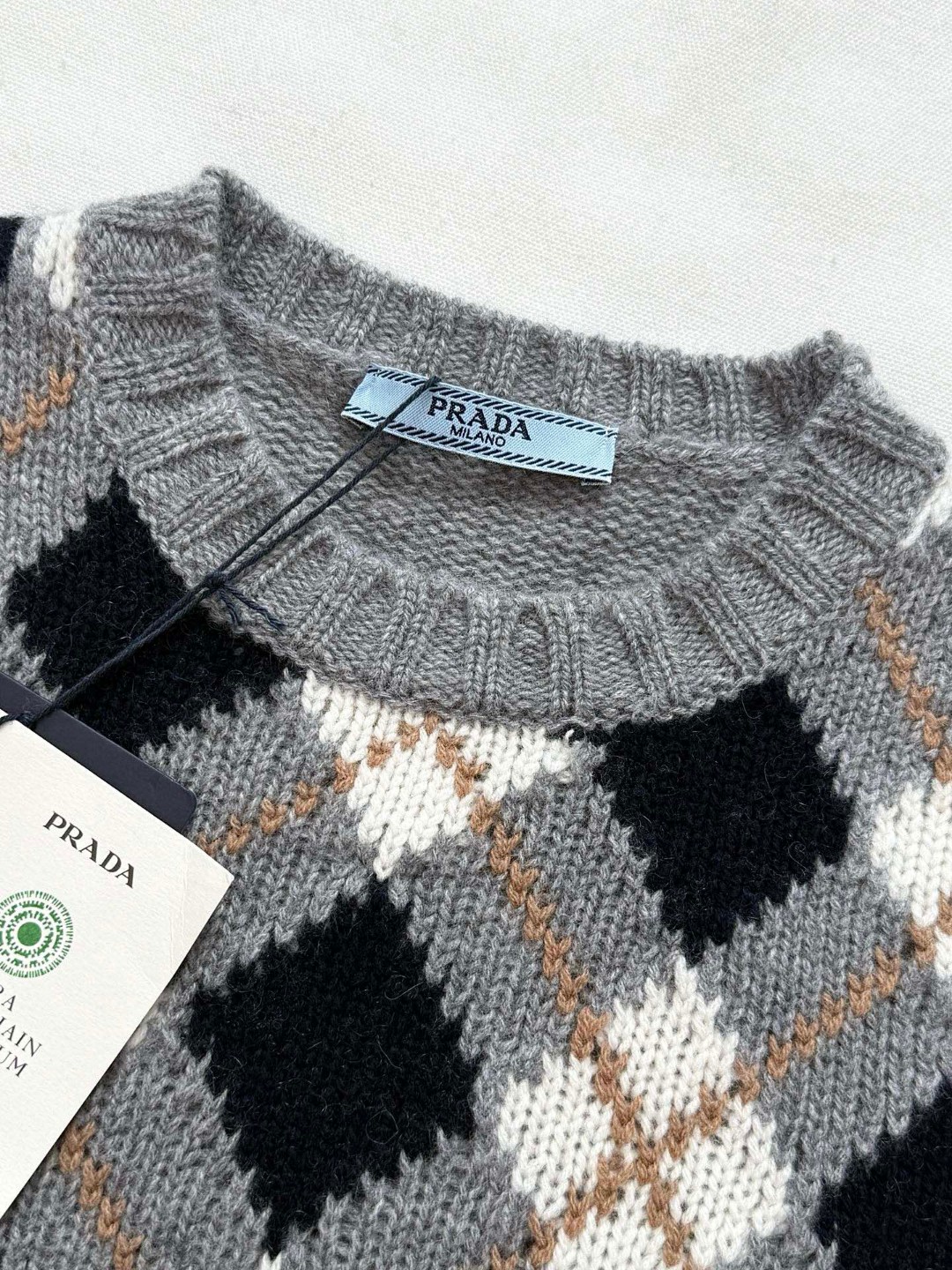 PRADA 普拉达 学院风菱格纹羊绒毛衣 针织衫 外套 短袖 灰色 B5 P24T2P-172D-F0031-S-000