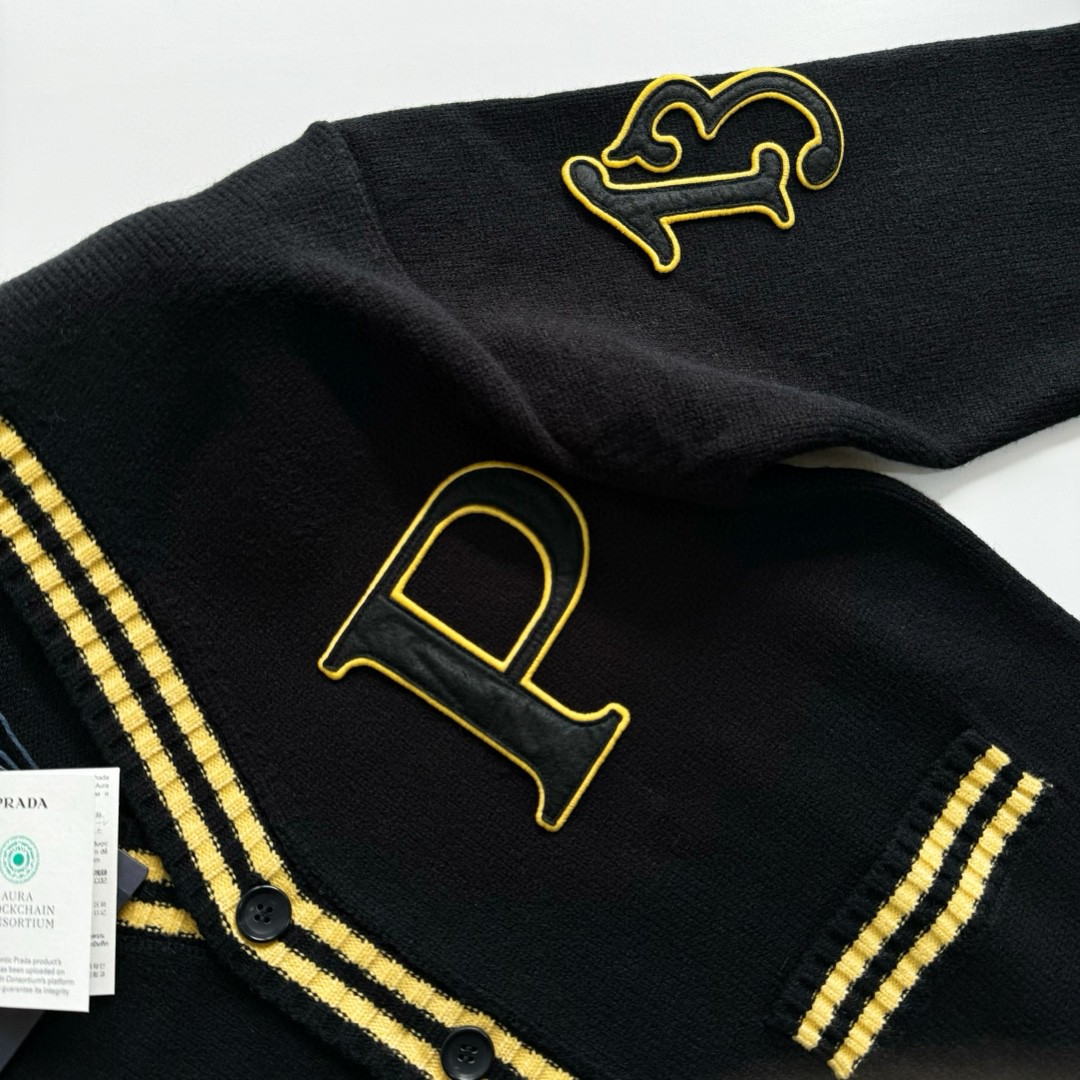 PRADA 普拉达 拼色开衫 毛衣 针织衫 外套 长袖 黑色 C0 P25N21-1528-F0002-S-OOO