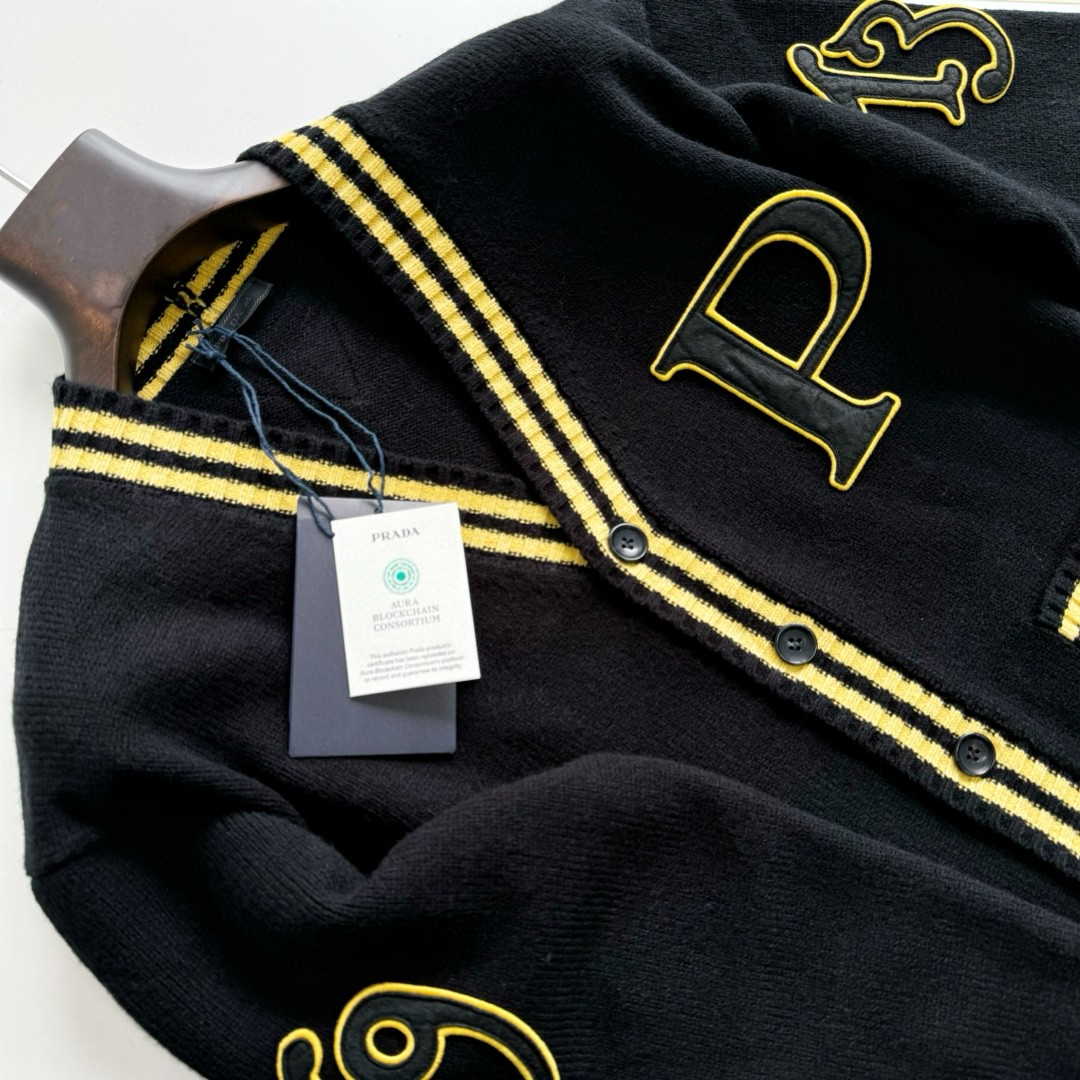 PRADA 普拉达 拼色开衫 毛衣 针织衫 外套 长袖 黑色 C0 P25N21-1528-F0002-S-OOO