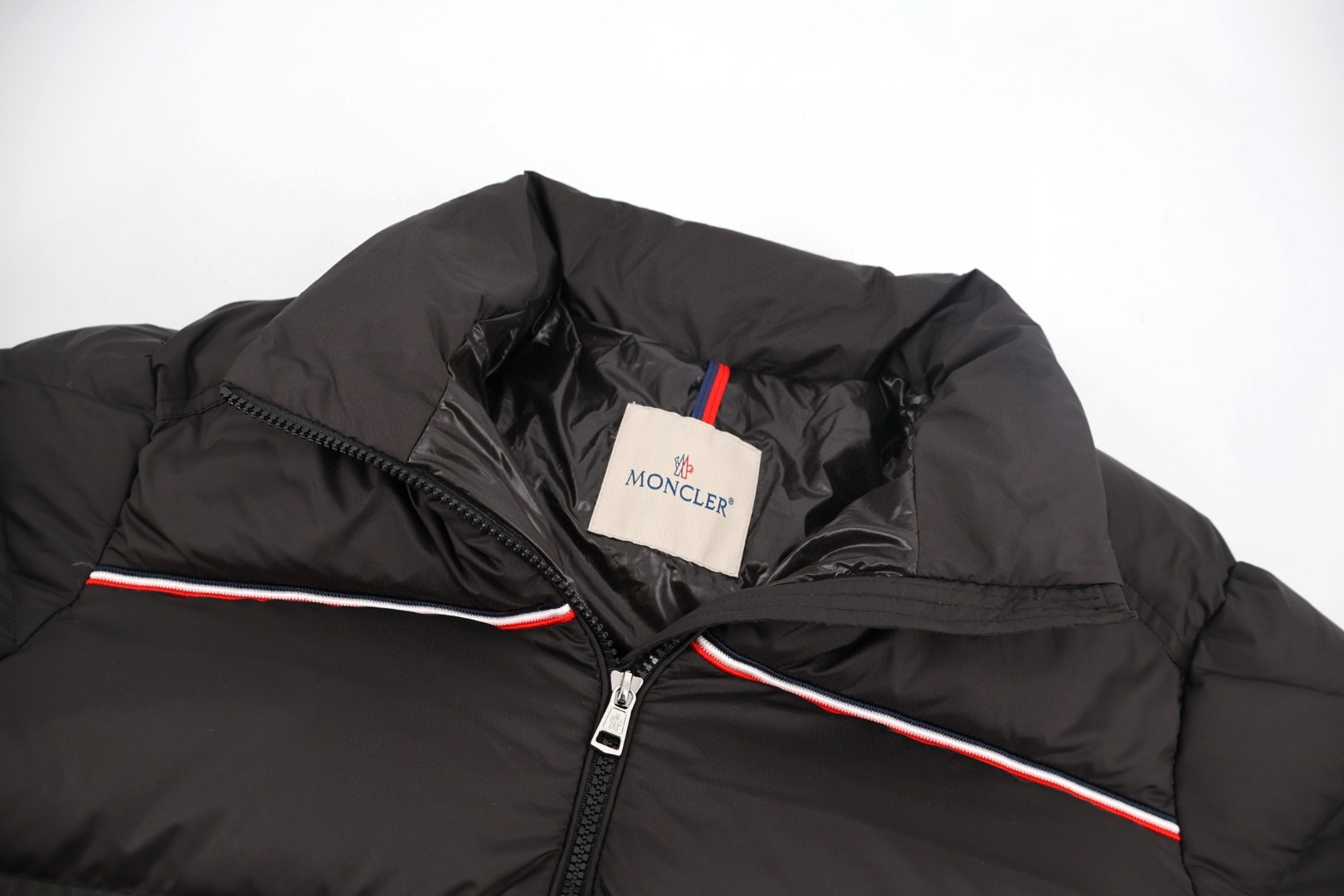 Moncler 蒙口 三色织带羽绒服 保暖 外套 藏蓝色 E0 K20911A00017597YW778