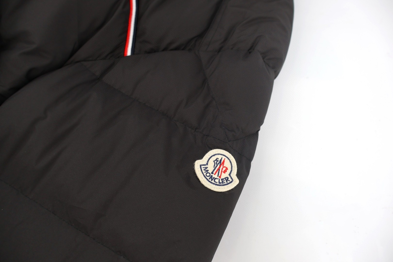 Moncler 蒙口 三色织带羽绒服 保暖 外套 藏蓝色 E0 K20911A00017597YW778