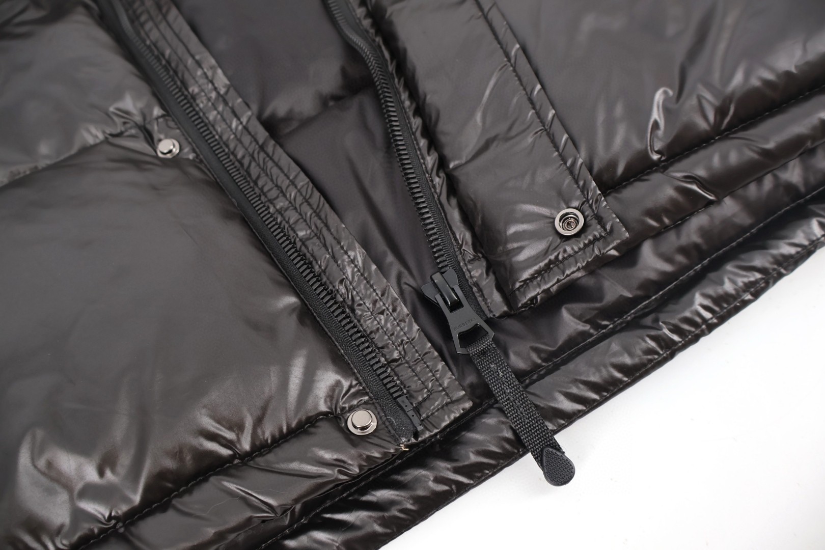 Burberry 巴宝莉 胸口刺绣羽绒服 长袖 外套 黑色 E0