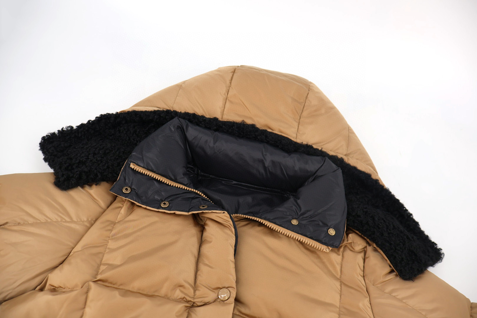 Moncler 蒙口 羊羔毛毛领羽绒服 保暖 外套 女款 驼米色 E0 K20931A00150539ZD226