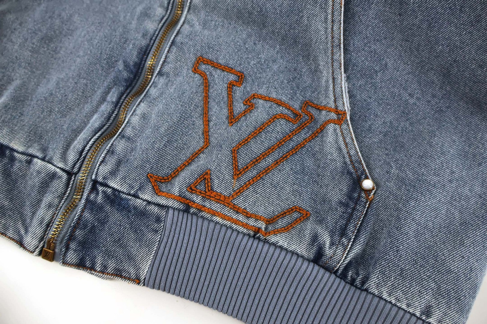 LOUIS VUITTON 路易威登 刺绣口袋连帽牛仔外套 夹克 外套 蓝色 C0 