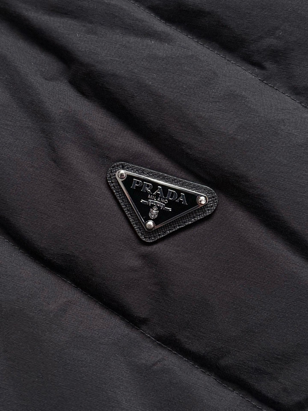 PRADA 普拉达 金属标翻领拼色面包羽绒服 夹克 外套 长袖 黑色 E2 292295-17IB-F0002-S-OOO