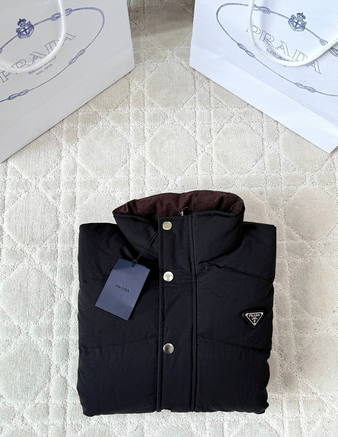 PRADA 普拉达 金属标翻领拼色面包羽绒服 夹克 外套 长袖 黑色 E2 292295-17IB-F0002-S-OOO