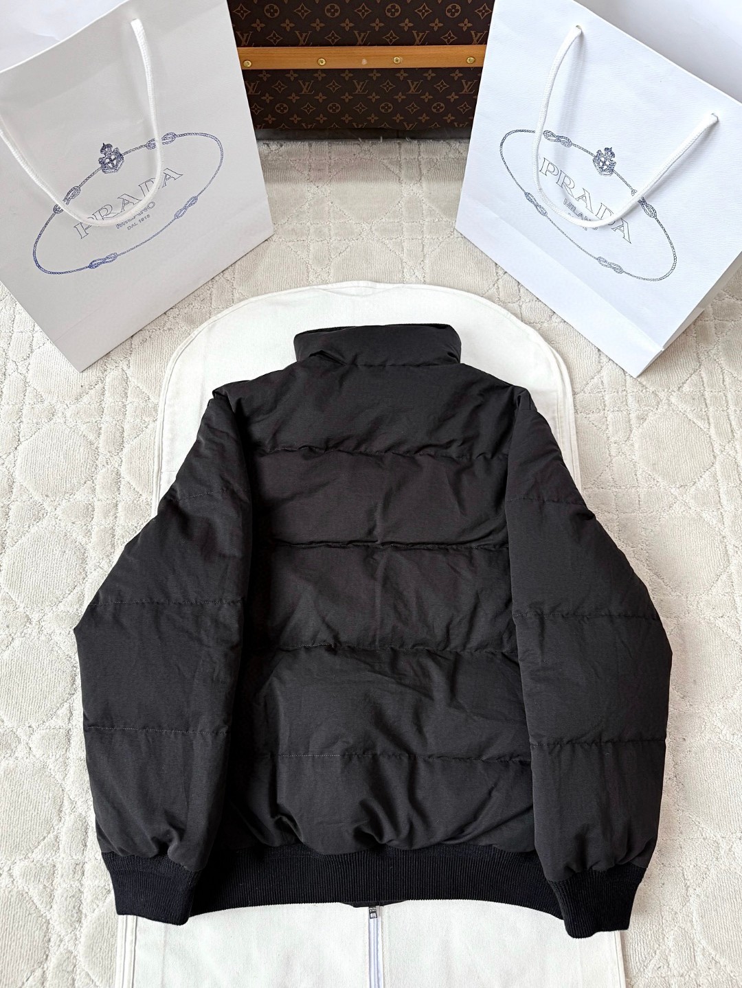 PRADA 普拉达 金属标翻领拼色面包羽绒服 夹克 外套 长袖 黑色 E2 292295-17IB-F0002-S-OOO