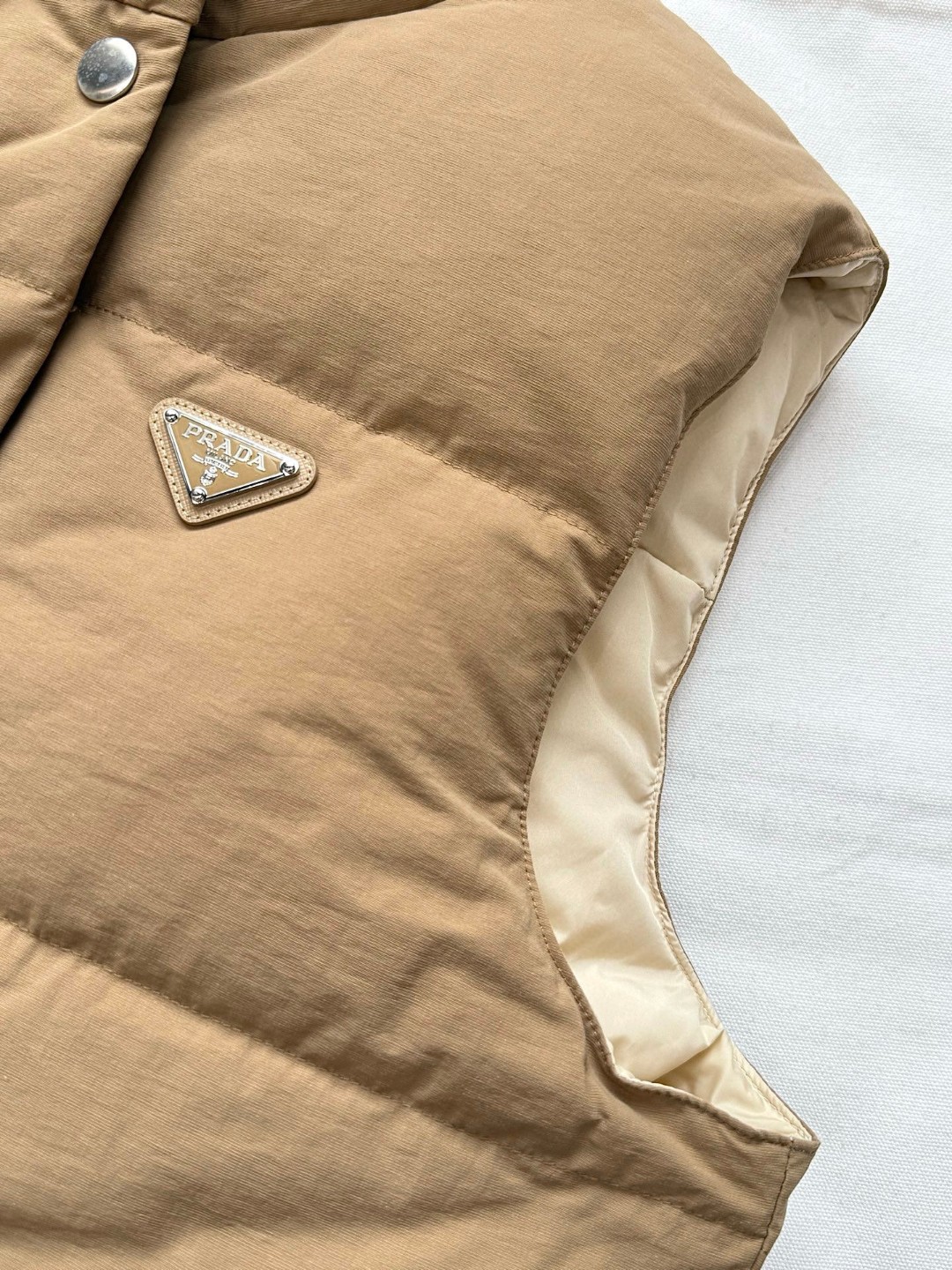 PRADA 普拉达 抽绳羽绒服马甲 背心 夹克 外套 卡其色 D0 29A286-13GP-F0594-S-OOO