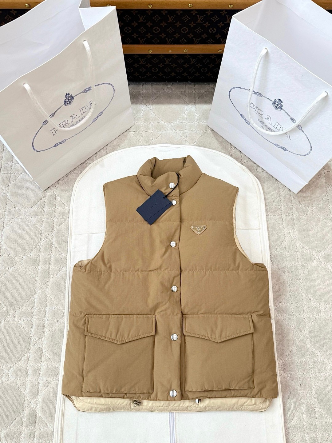 PRADA 普拉达 抽绳羽绒服马甲 背心 夹克 外套 卡其色 D0 29A286-13GP-F0594-S-OOO