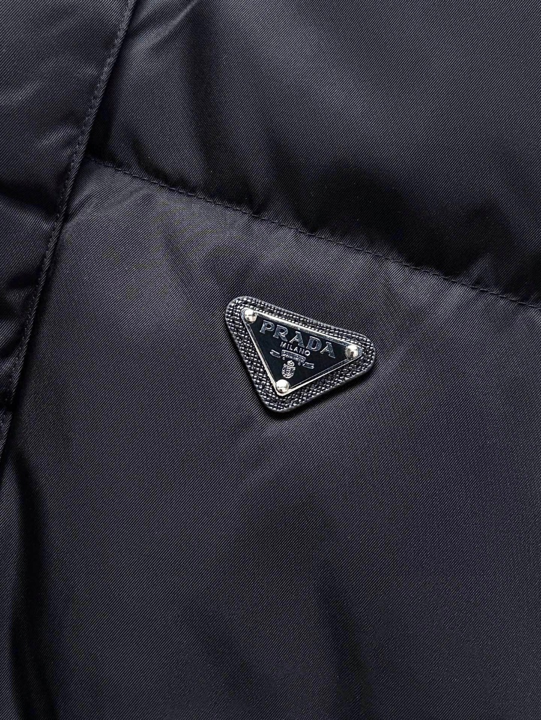 PRADA 普拉达 蚂蚁腰可拆卸腰包连帽收腰羽绒服 夹克 外套 长袖 女款 黑色 G0 29X966-1WQ8-F0002-S-OOO