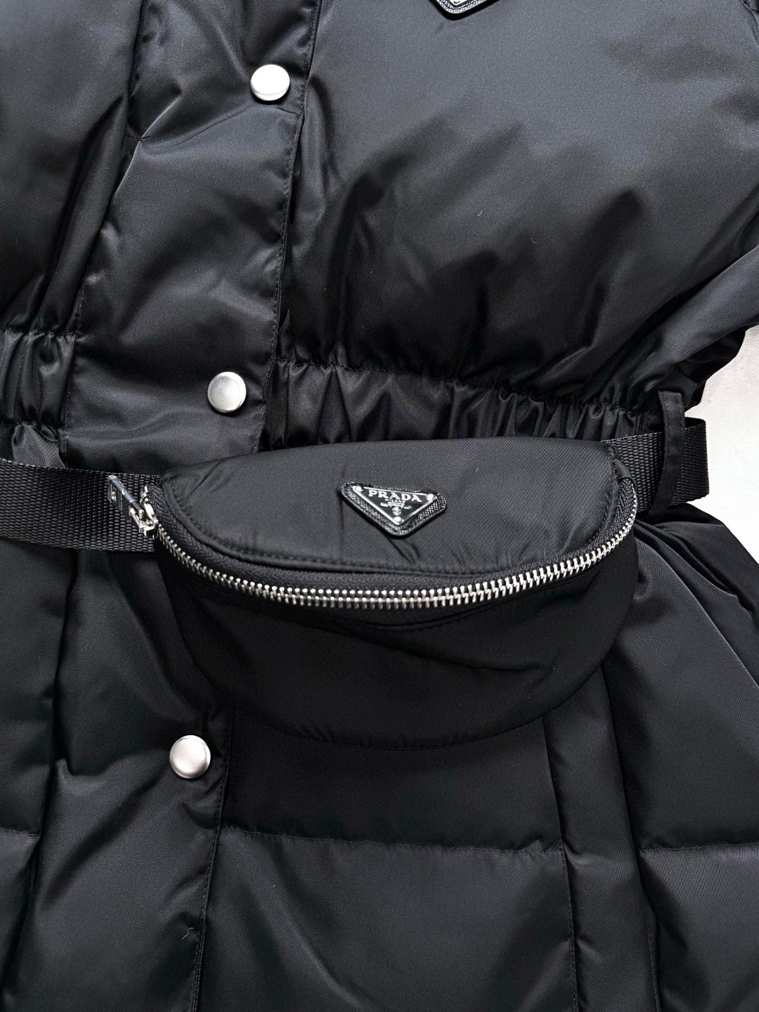 PRADA 普拉达 蚂蚁腰可拆卸腰包连帽收腰羽绒服 夹克 外套 长袖 女款 黑色 G0 29X966-1WQ8-F0002-S-OOO