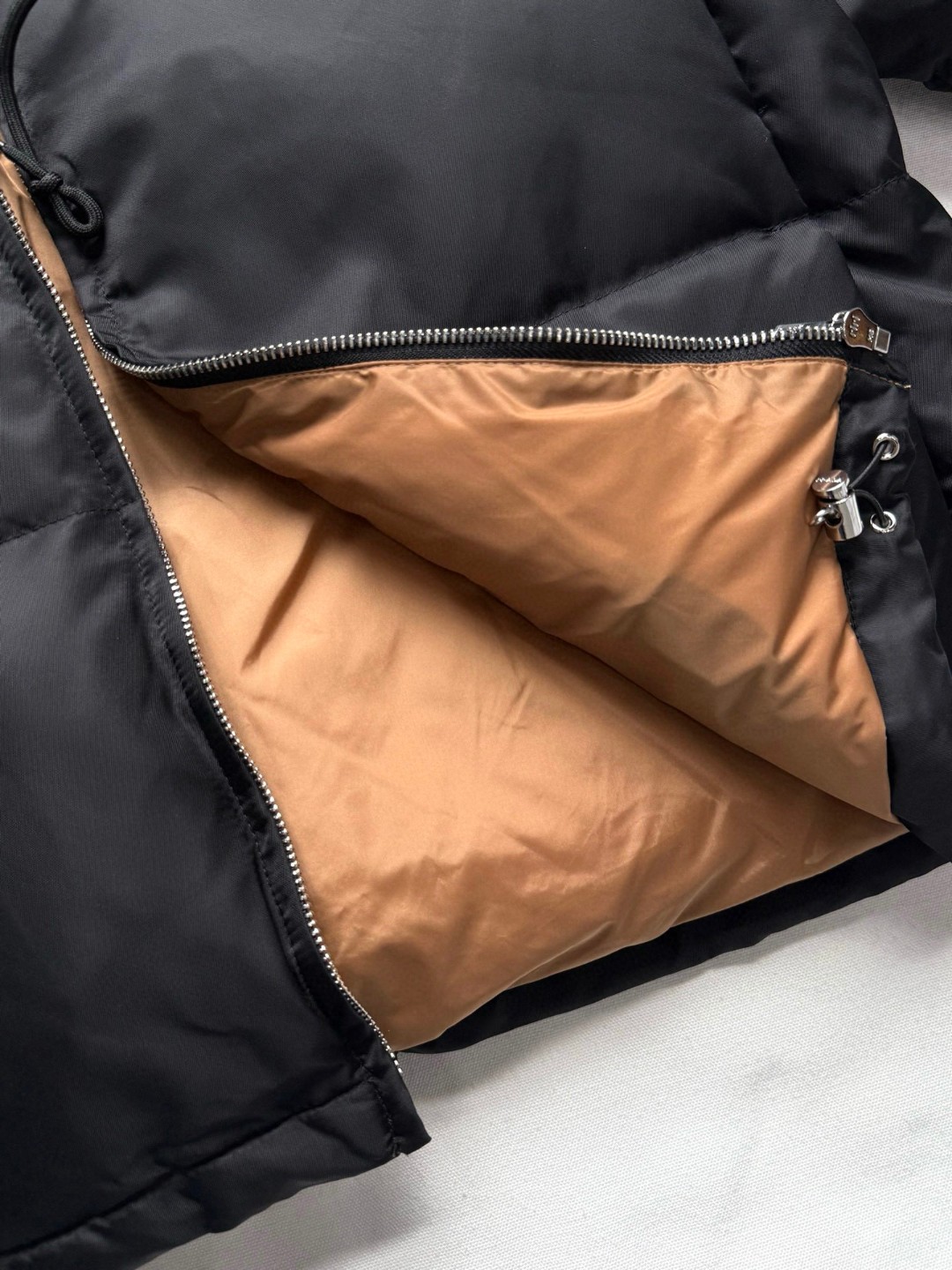 PRADA 普拉达 三角标拉链连帽羽绒服 夹克 外套 长袖 黑色 E2 29B408-1WQ8-F0002-S-AAO