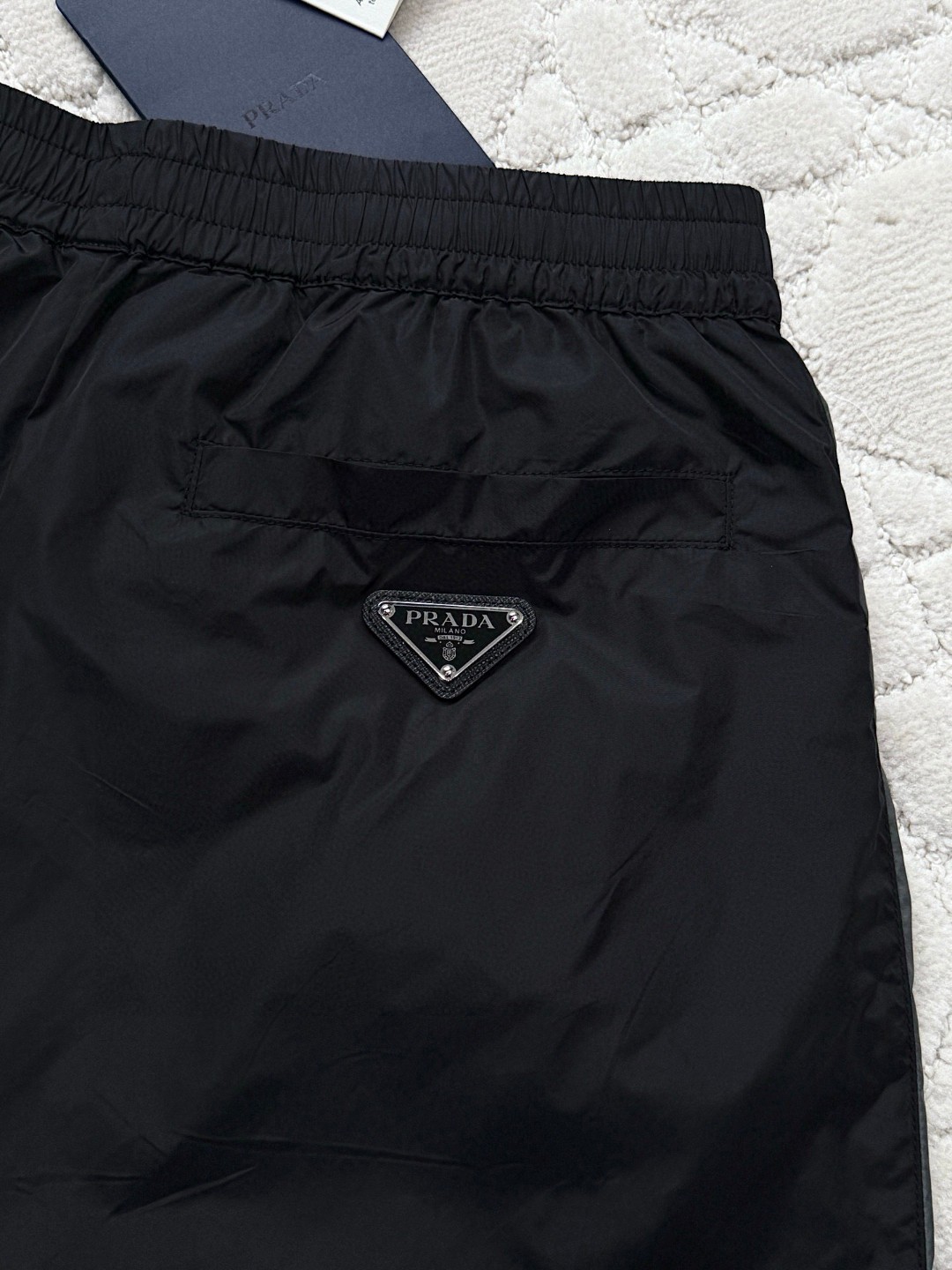 PRADA 普拉达 尼龙三角标休闲裤 运动裤 裤子 长裤 黑灰色 B0 SPH442-1WQ9-F0N5A-S-OOO