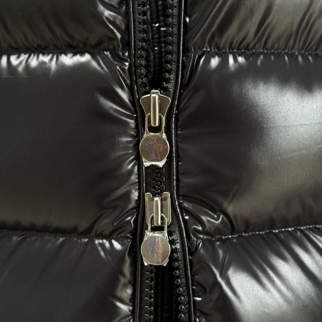 Moncler 蒙口 Maya 玛雅亮面拉链连帽羽绒服 保暖 外套 夹克 黑色 D5 1A5360068950999