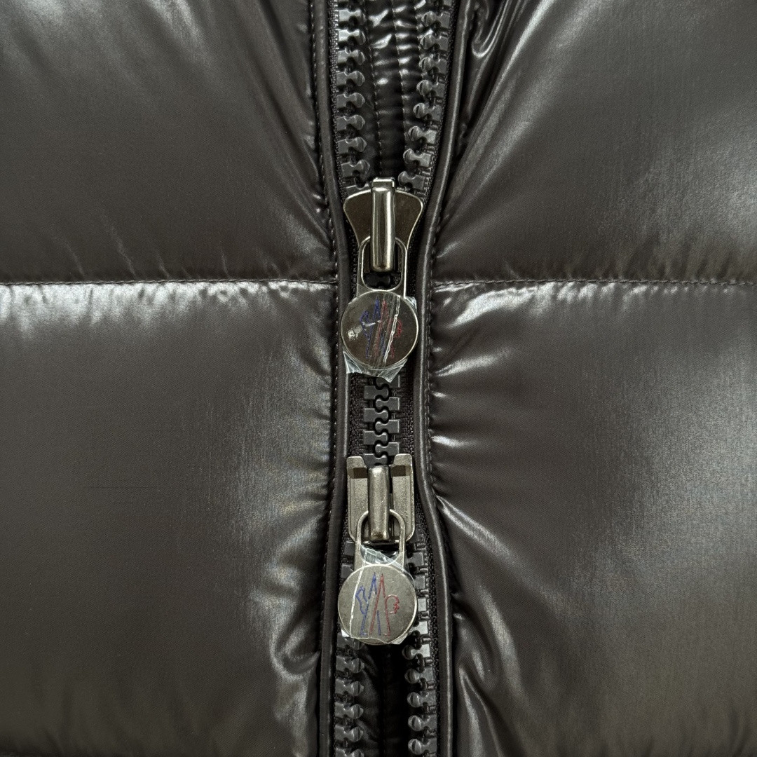 Moncler 蒙口 Maya 玛雅亮面拉链连帽羽绒服 保暖 外套 夹克 灰色 D5 K20911A5360068950930