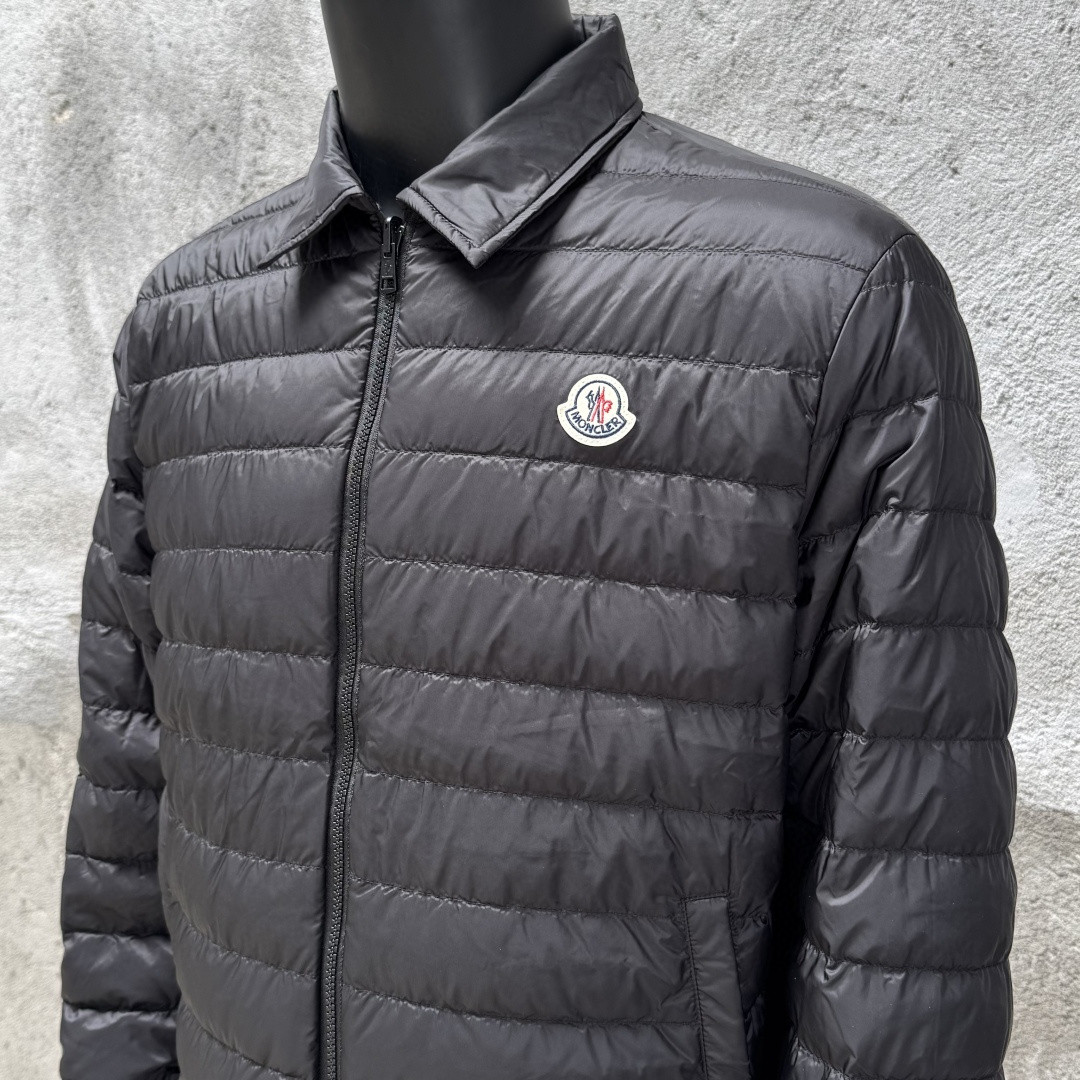 Moncler 蒙口 拉链翻领口袋标识印花双面衬衫式夹克 羽绒服 保暖 外套 黑色 D5 K10911A00045597W3999