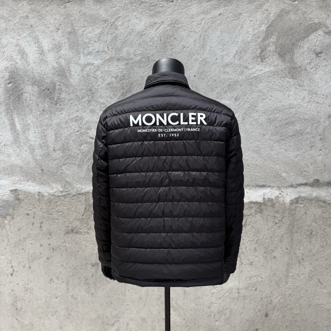 Moncler 蒙口 拉链翻领口袋标识印花双面衬衫式夹克 羽绒服 保暖 外套 黑色 D5 K10911A00045597W3999