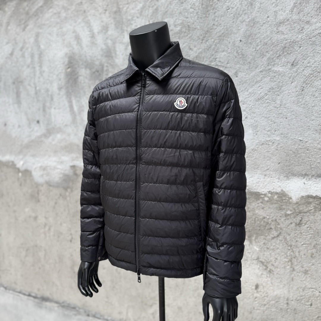 Moncler 蒙口 拉链翻领口袋标识印花双面衬衫式夹克 羽绒服 保暖 外套 黑色 D5 K10911A00045597W3999